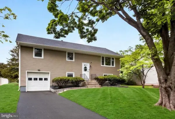 216 Sunset Ave, HIGHTSTOWN, NJ 08520