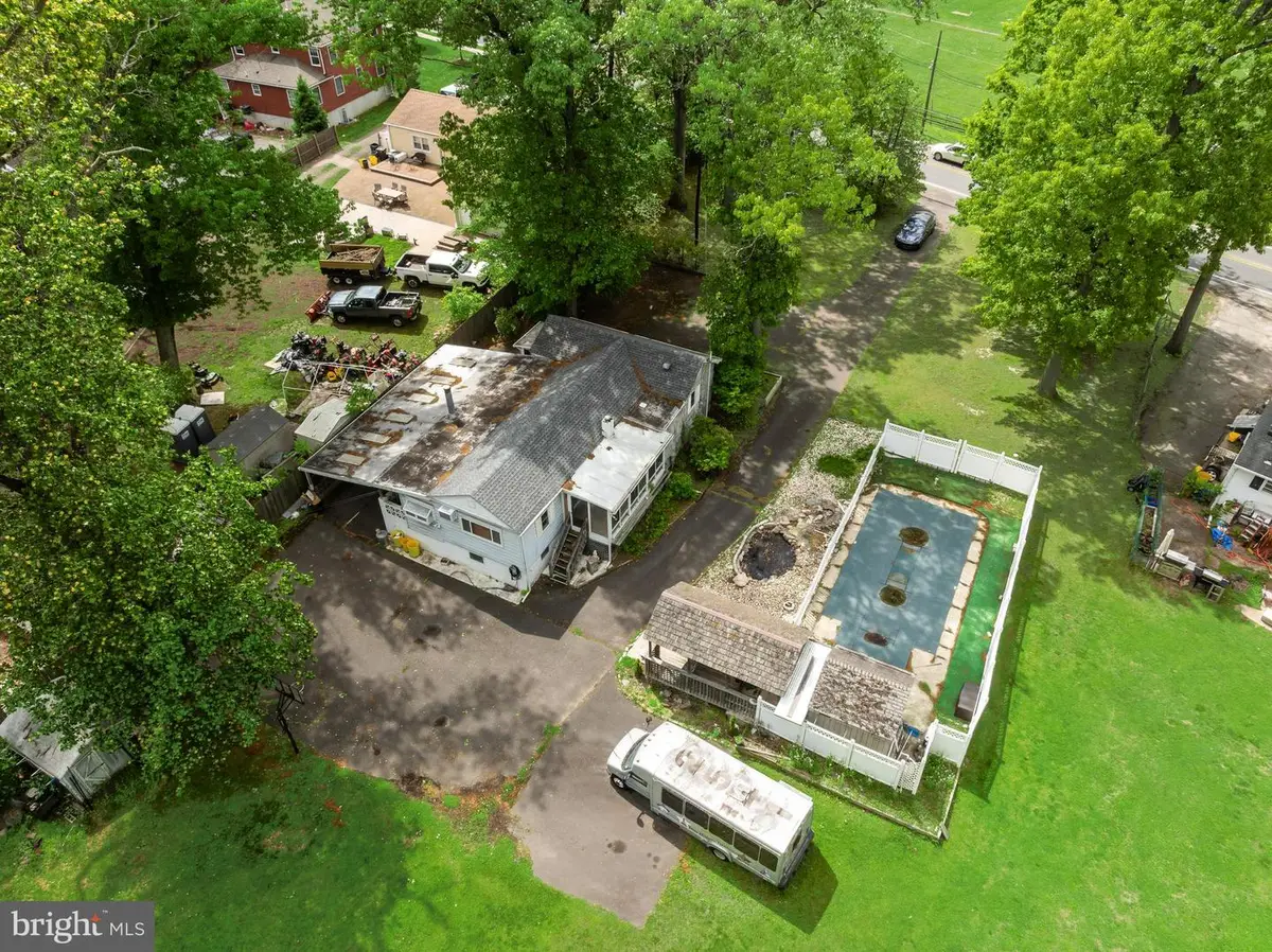 513 Eggerts Crossing Rd, Trenton, NJ 08638 - #1