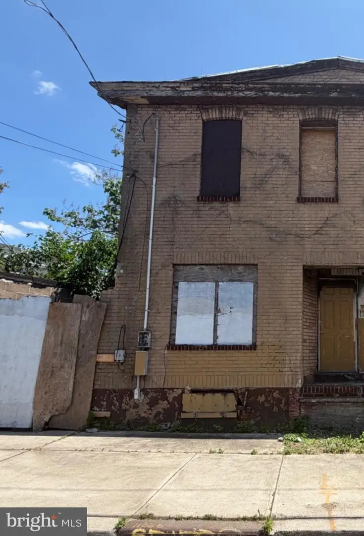 331 Ferry St, Trenton, NJ 08611 - #1
