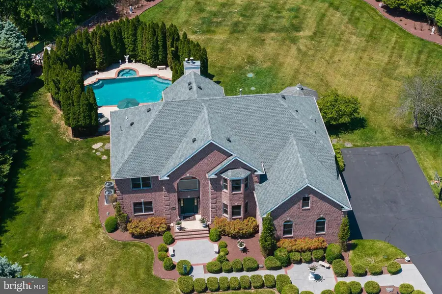 3 Roosevelt Ave, Pennington, NJ 08534 - #3