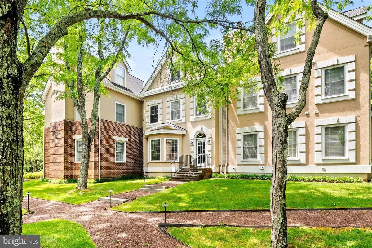 12 Governors Ln, Princeton, NJ 08540 - #1