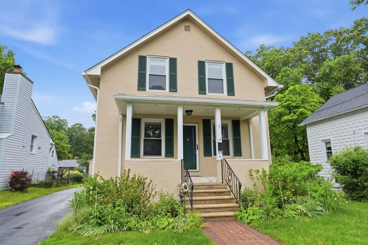 17 Berrien Ave, Princeton Junction, NJ 08550 - #1