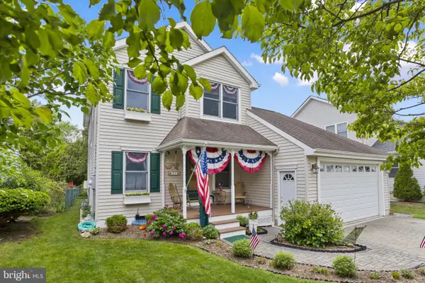 37 Maple Shade, HAMILTON, NJ 08690