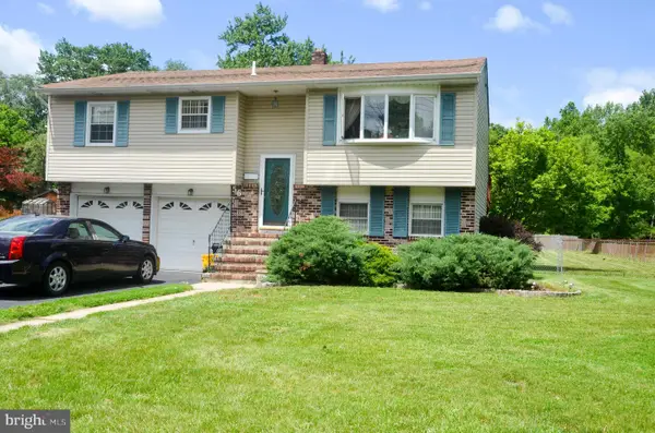 56 Theresa St, EWING, NJ 08618