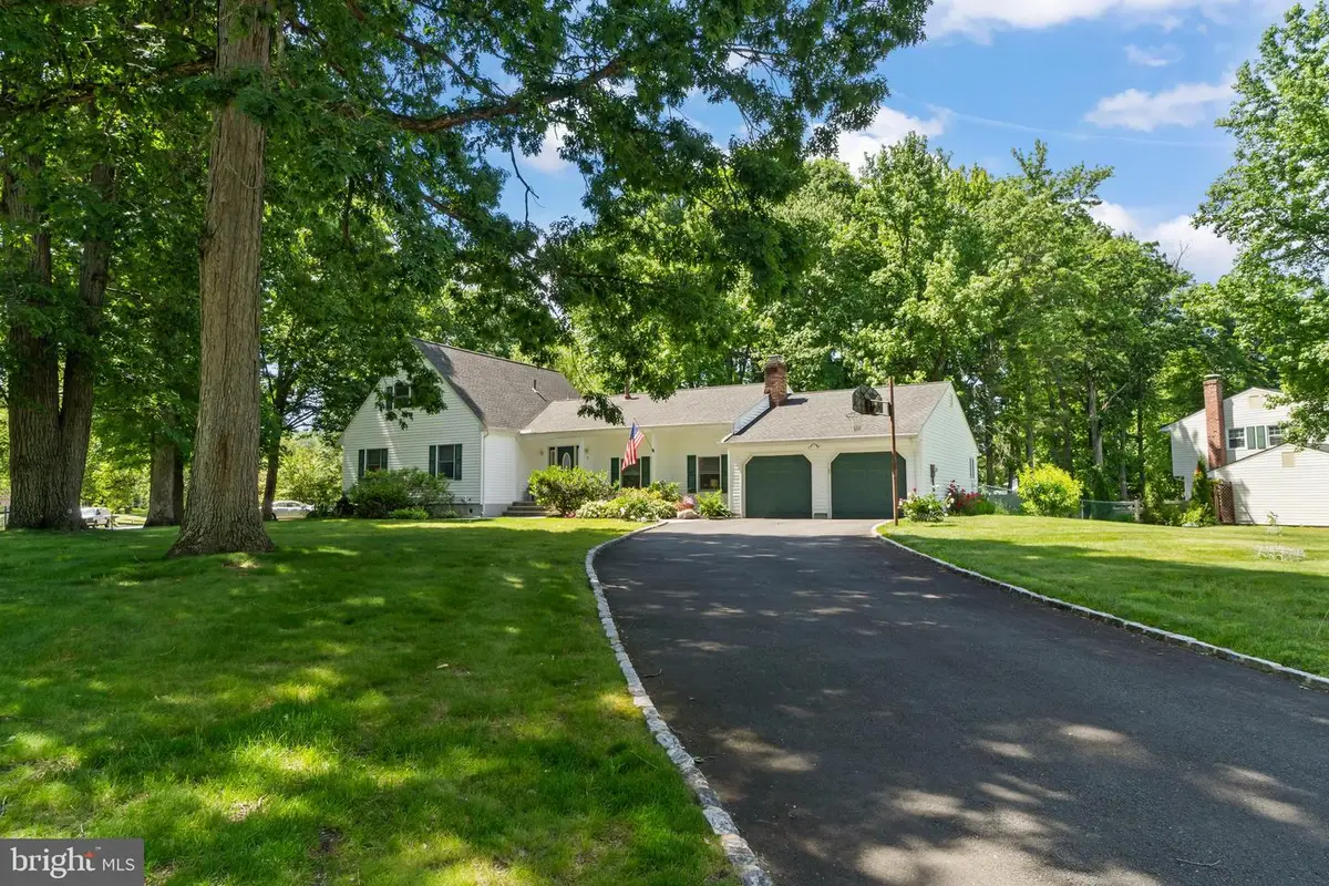 2 Holly Dr, East Windsor, NJ 08520 - #1