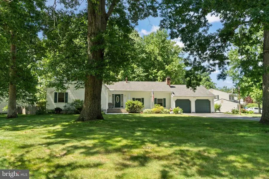 2 Holly Dr, East Windsor, NJ 08520 - #3