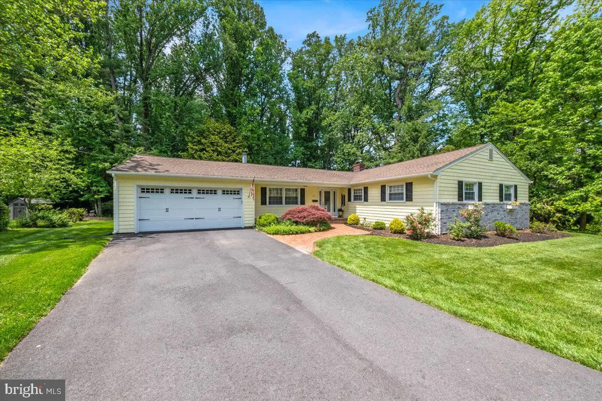 40 Pine Knoll Dr, Lawrence, NJ 08648 - #1