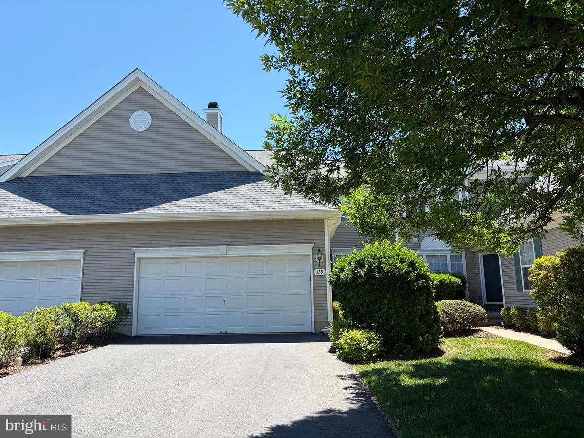 139 Coburn Rd, Pennington, NJ 08534 - #1