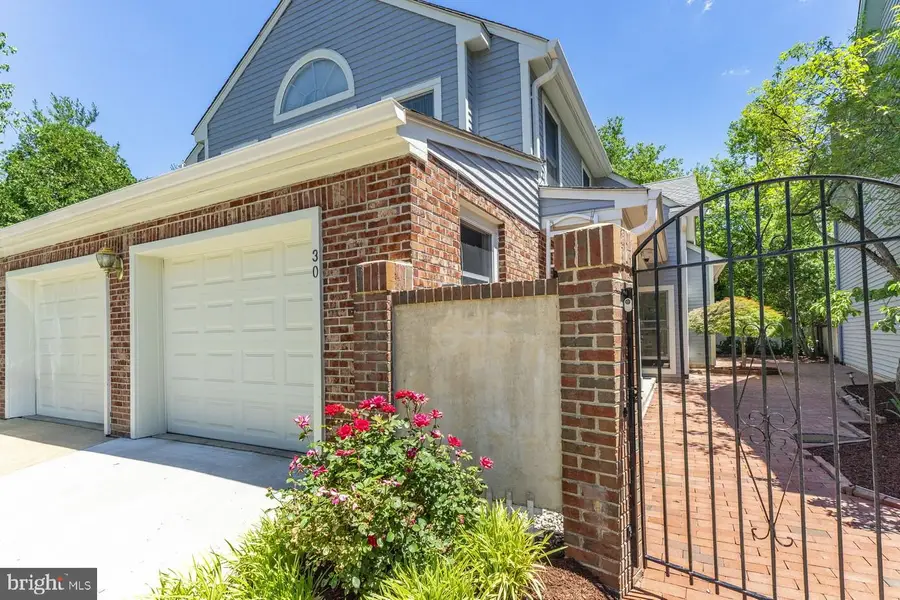 30 Stonebridge La, Princeton, NJ 08540 - #2