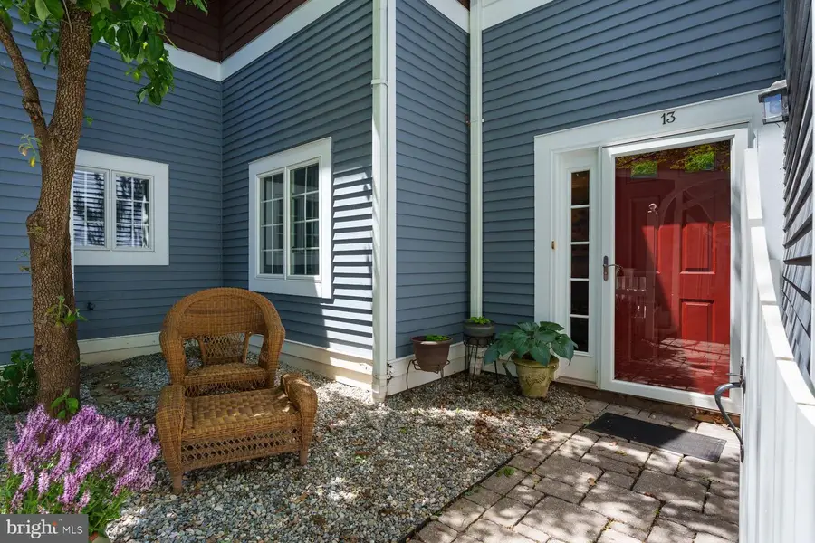 13 Railroad Pl, Pennington, NJ 08534 - #2
