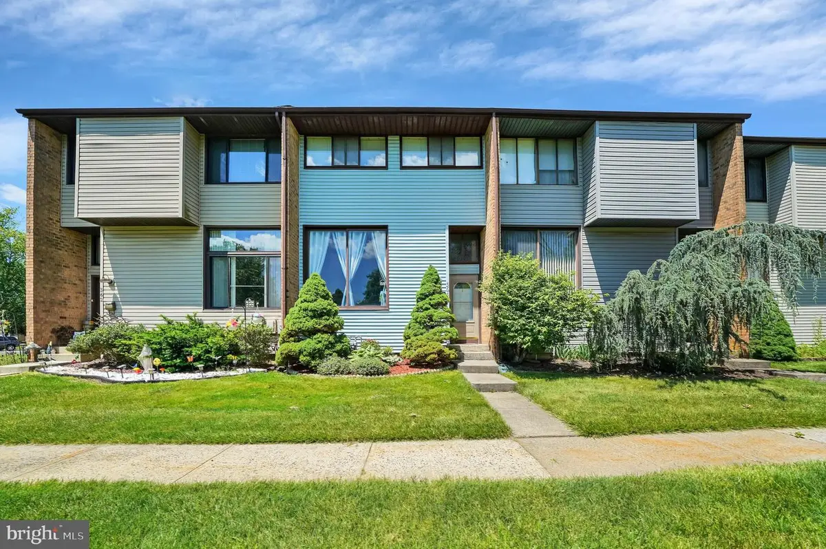 363 Iverson Pl, Hightstown, NJ 08520 - #1