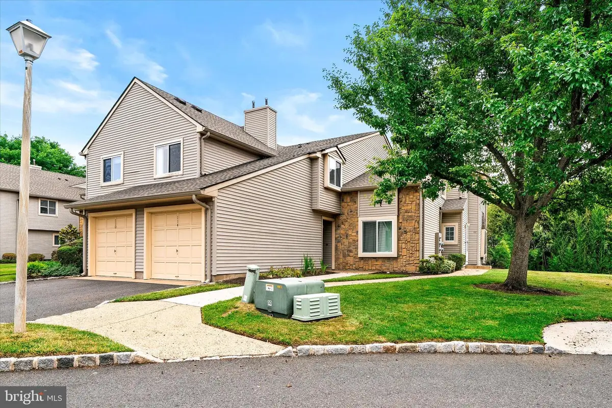 114 Teal Ct, East Windsor, NJ 08520 - #1