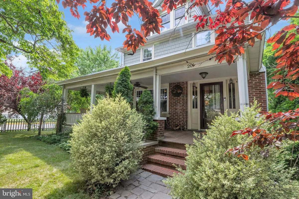 201 Mechanic St, Hightstown, NJ 08520 - #1