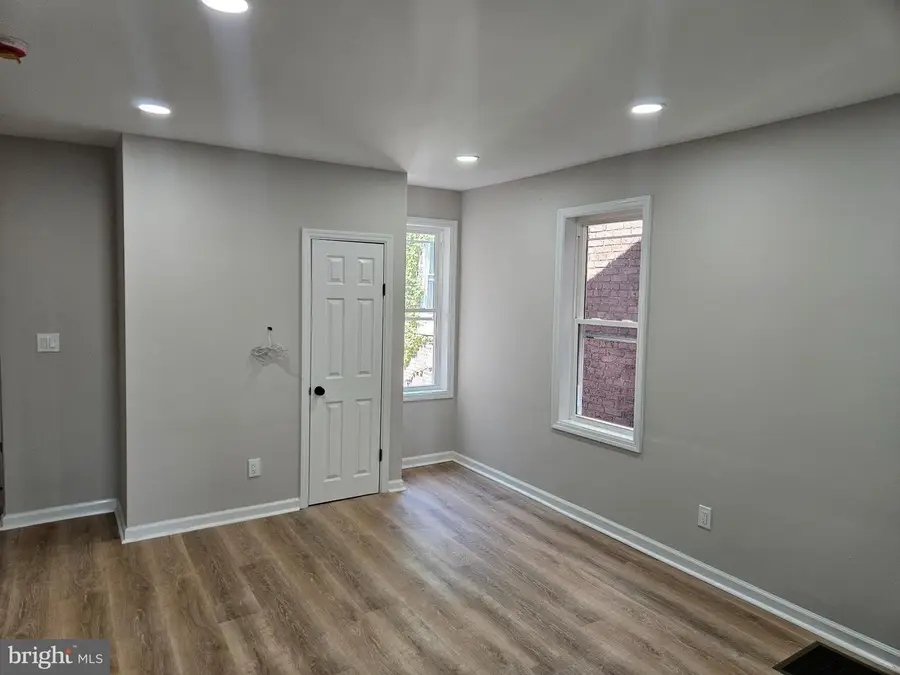 327 Rutherford Ave, Trenton, NJ 08618 - #3