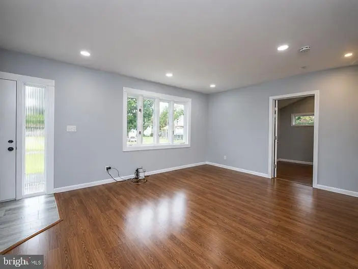 413 Paxson Ave, Trenton, NJ 08690 - #3