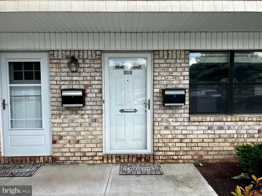 211 Silver Ct, Hamilton Square, NJ 08690 - #2