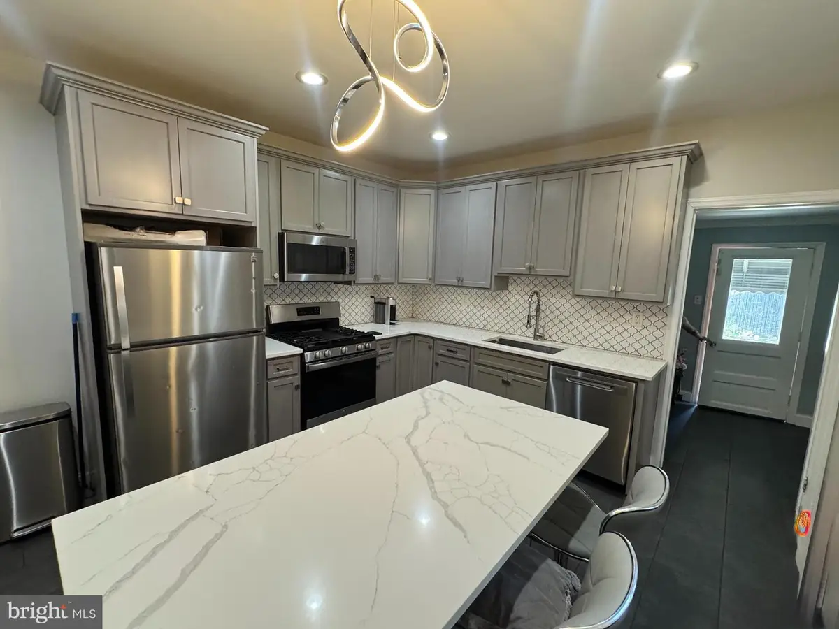 81 Liberty St, Trenton, NJ 08611 - #1
