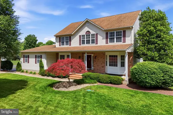 22 Cottage Place Dr, ROBBINSVILLE, NJ 08691