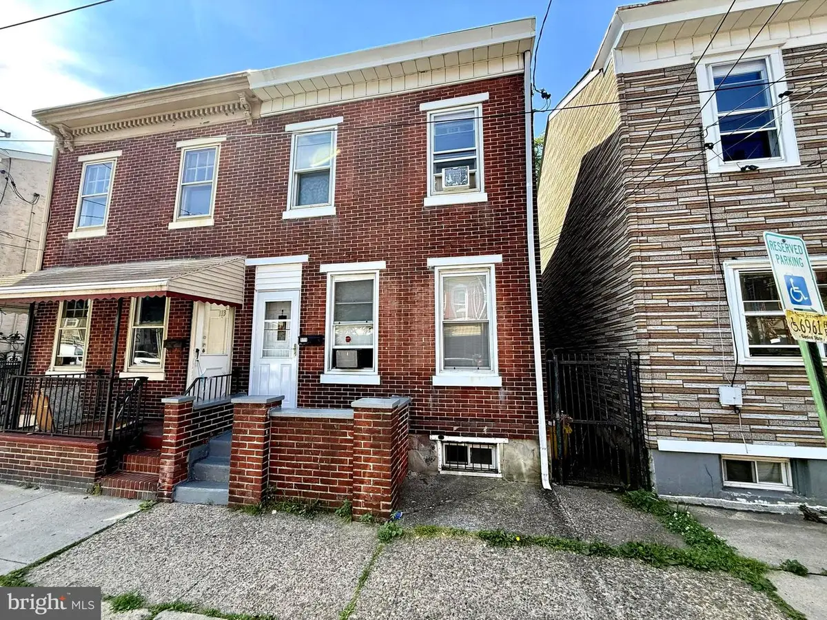111 Mott St, Trenton, NJ 08611 - #1