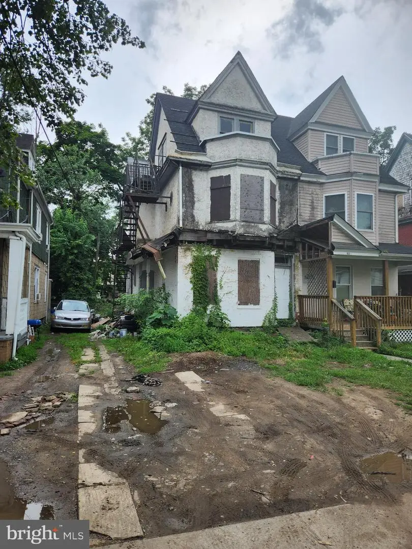 823 Carteret Ave, Trenton, NJ 08618 - #1