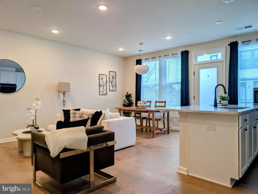 409 Reading Ct, Princeton Junction, NJ 08550 - #3