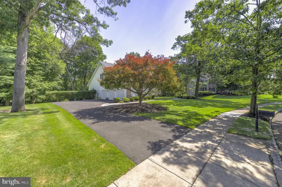 10 Newport Dr, West Windsor, NJ 08550 - #2