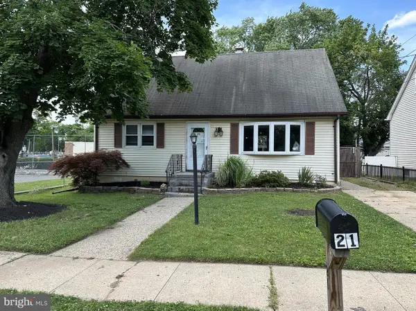 21 Loomis Ave, HAMILTON, NJ 08610