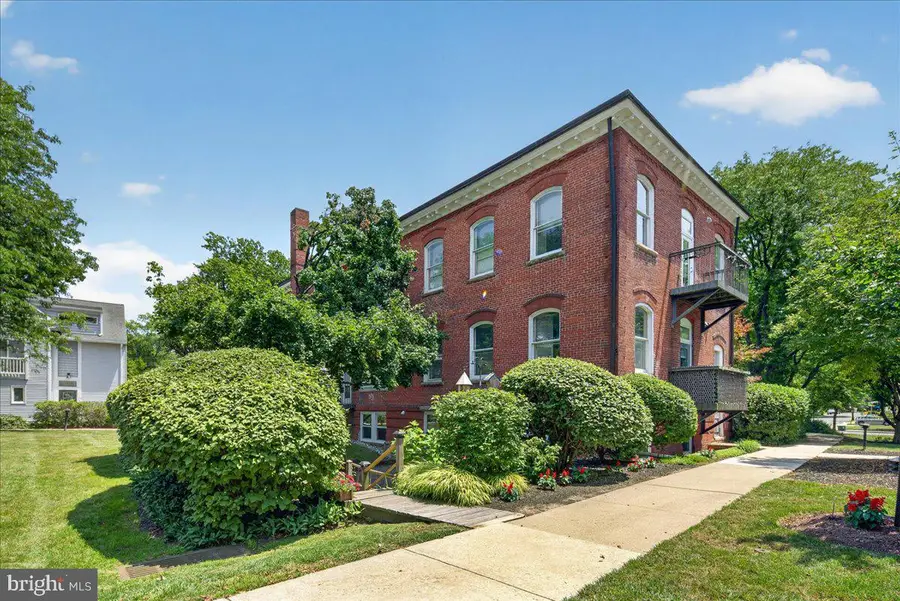 1 Academy Ct, Pennington, NJ 08534 - #2