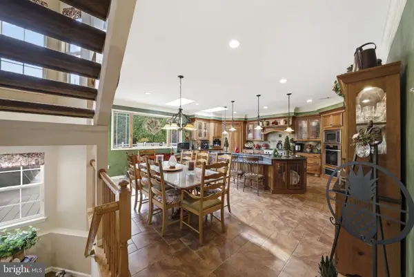 51 Stonehedge Dr, HIGHTSTOWN, NJ 08520