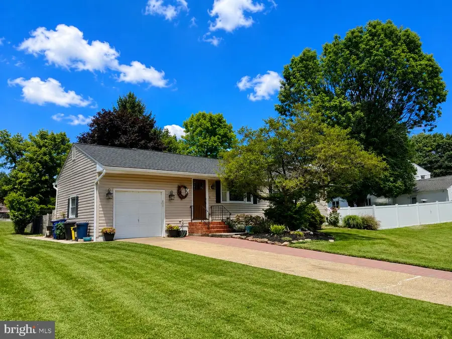 4 Running Brook Rd W, Ewing, NJ 08638 - #3