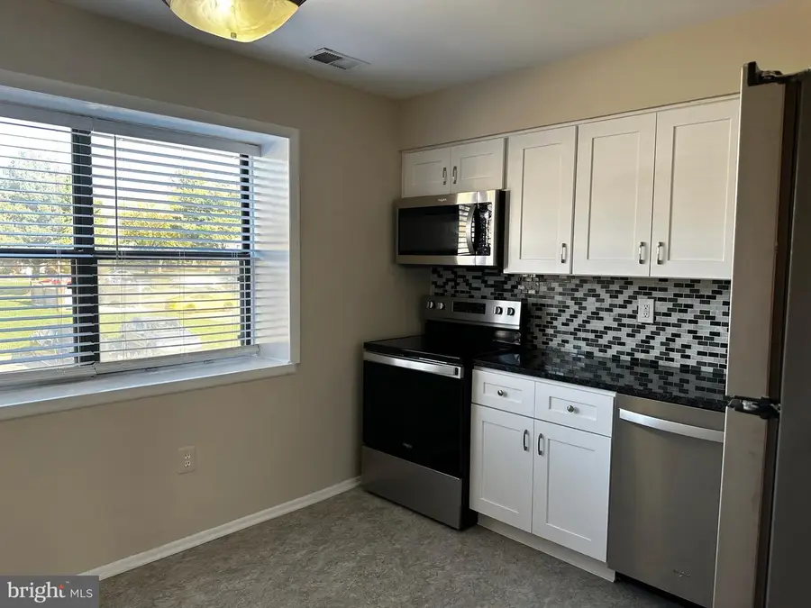 909 Silver Ct, Hamilton Square, NJ 08690 - #2