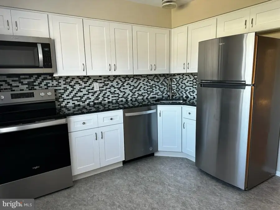 909 Silver Ct, Hamilton Square, NJ 08690 - #3