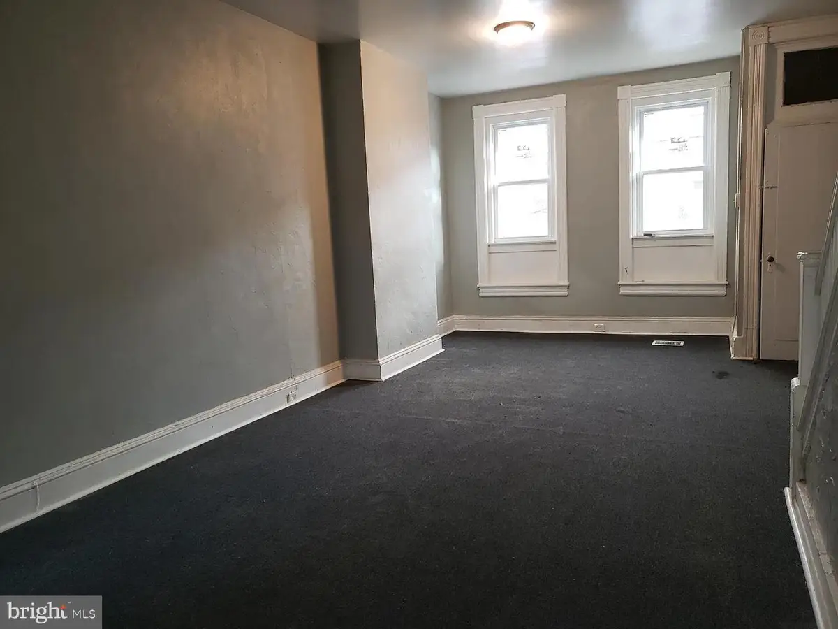 618 Stuyvesant Ave, Trenton, NJ 08618 - #1