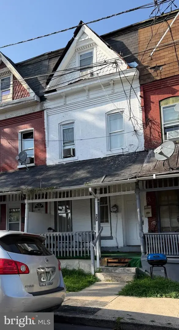 30 Montgomery Pl, Trenton, NJ 08618 - #1