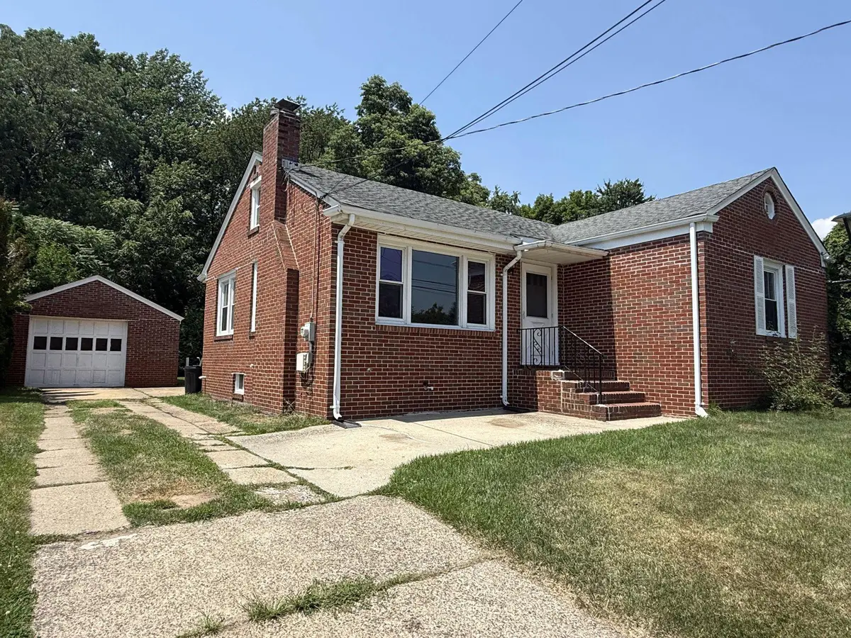 61 Colson St, Hamilton, NJ 08610 - #1