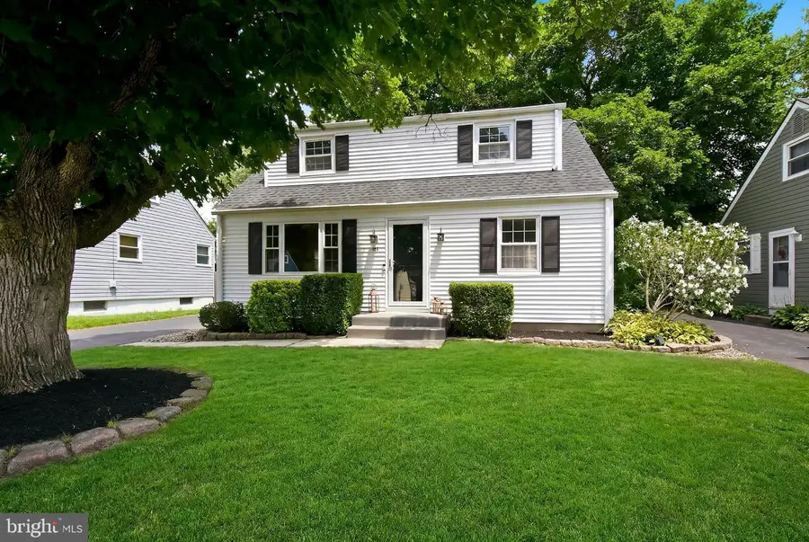 43 Longwood Dr, Hamilton, NJ 08620 - #2