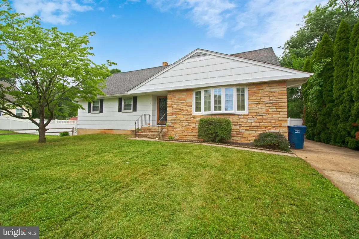 10 Smithfield Ave, Lawrence, NJ 08648 - #1