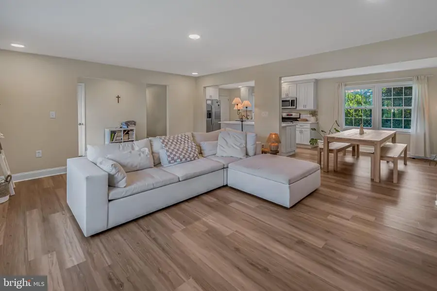 10 Smithfield Ave, Lawrence, NJ 08648 - #3