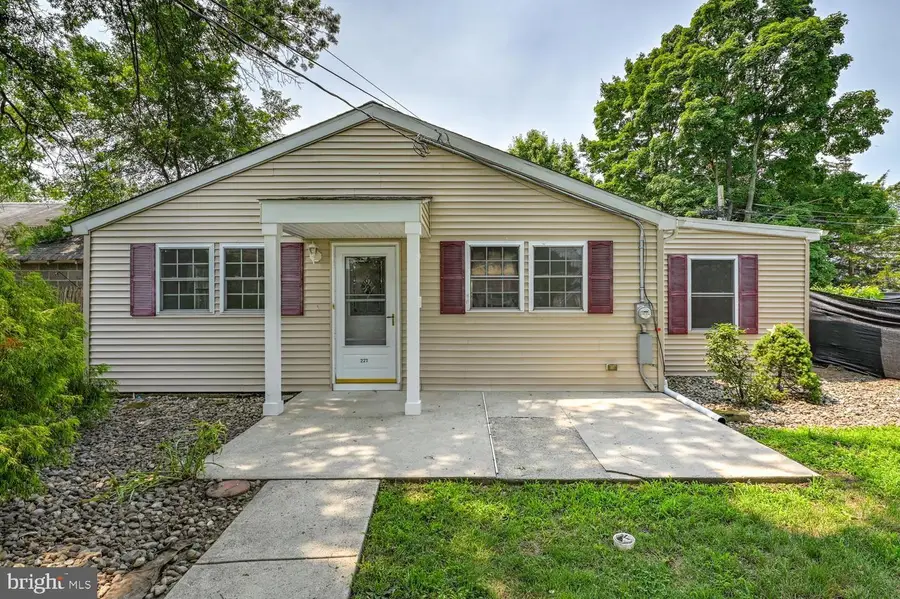 227 Randall Ave, Hamilton, NJ 08610 - #3
