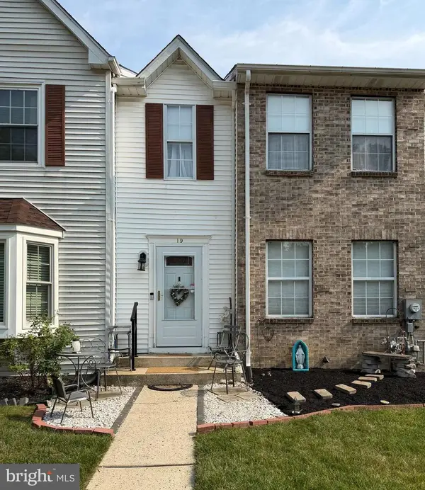 19 N Dunmoor, HAMILTON, NJ 08690