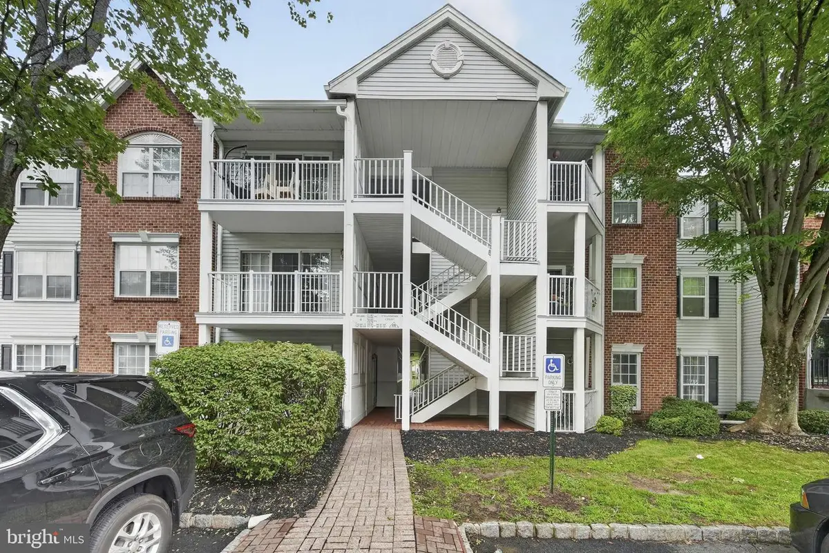76 Chambord Ct, Hamilton, NJ 08619 - #1