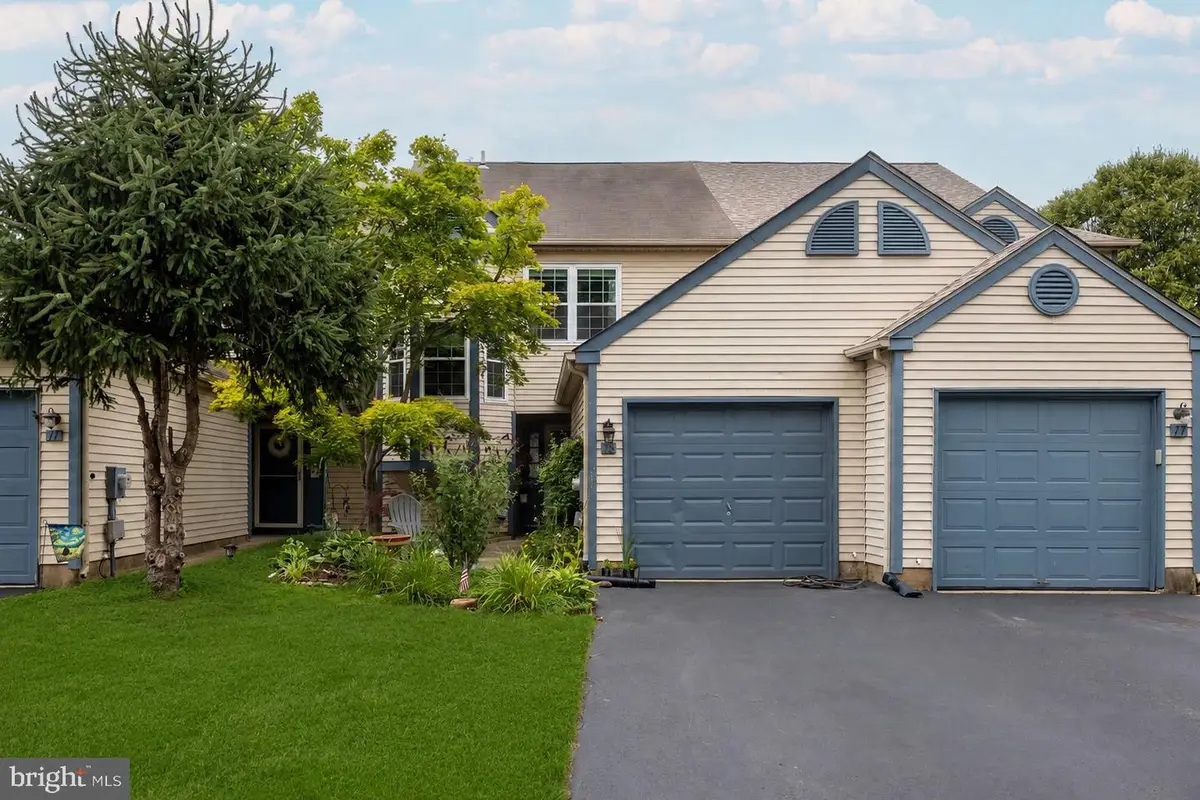 15 Willow Bend Dr, Hamilton, NJ 08690 - #1