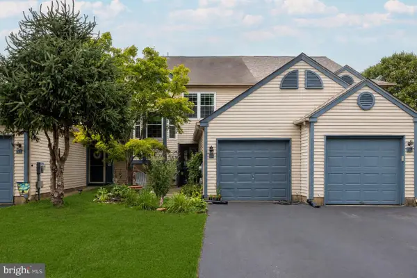 15 Willow Bend Dr, HAMILTON, NJ 08690