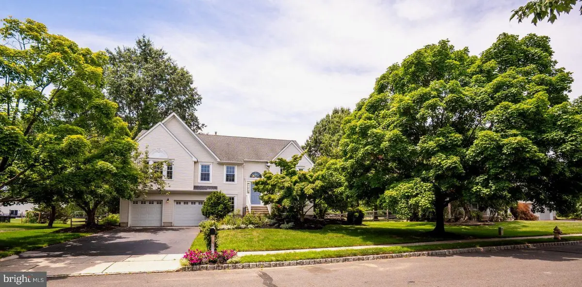 8 Amberfield Rd, Robbinsville, NJ 08691 - #1