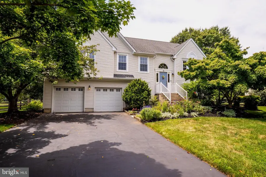 8 Amberfield Rd, Robbinsville, NJ 08691 - #2