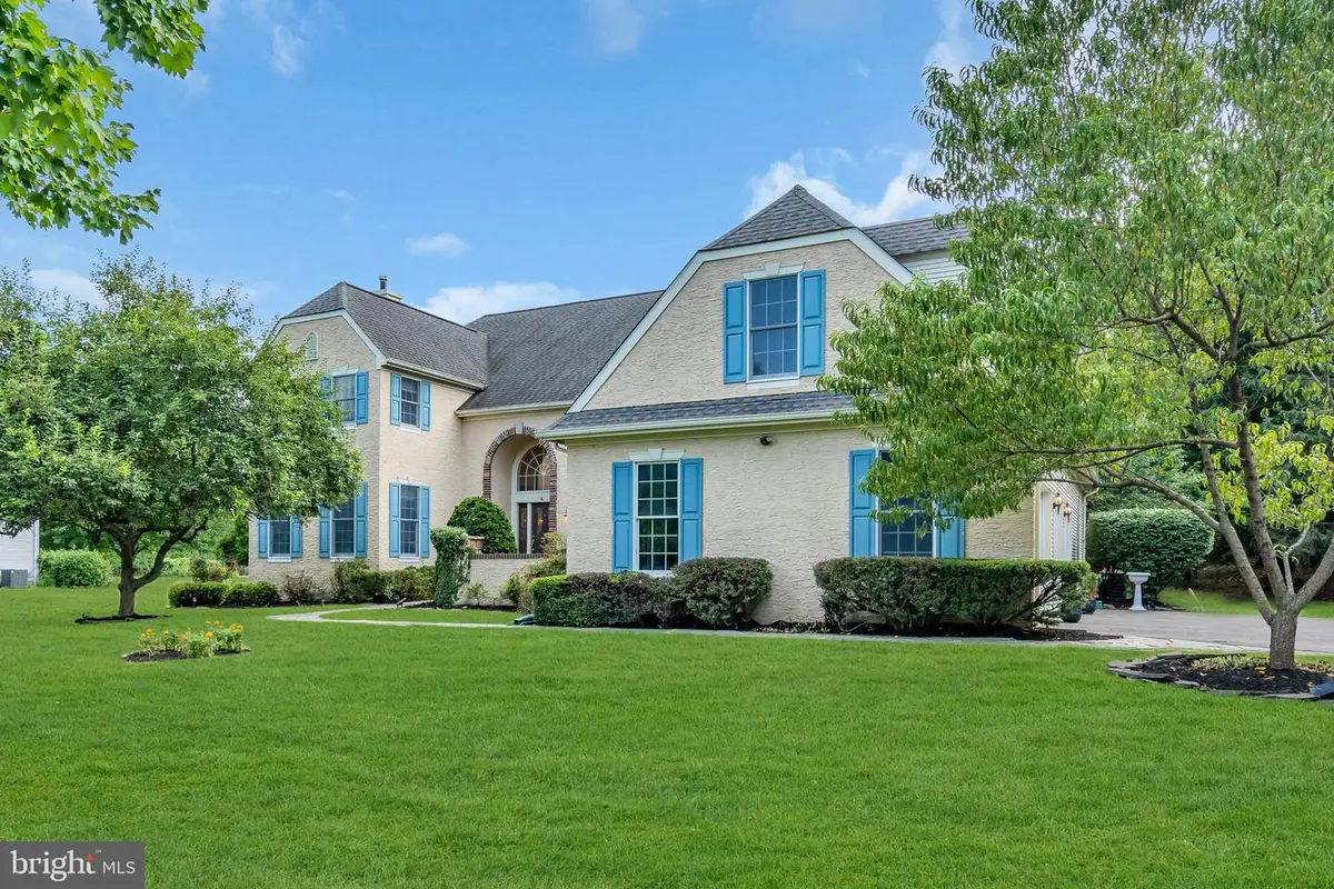 7 Chaucer Ct, Princeton Junction, NJ 08550 - #1