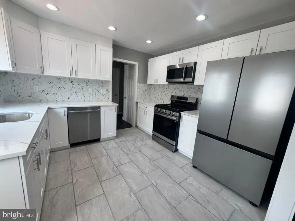 12 Godfrey Dr, Hamilton, NJ 08610 - #1