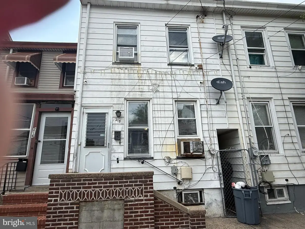 218 Elmer St, Trenton, NJ 08611 - #1