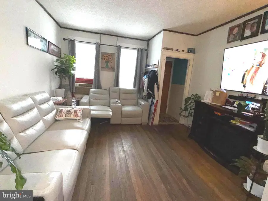 218 Elmer St, Trenton, NJ 08611 - #2