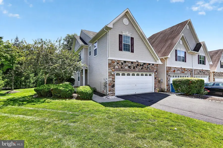 153 Valmore Ct, Pennington, NJ 08534 - #3
